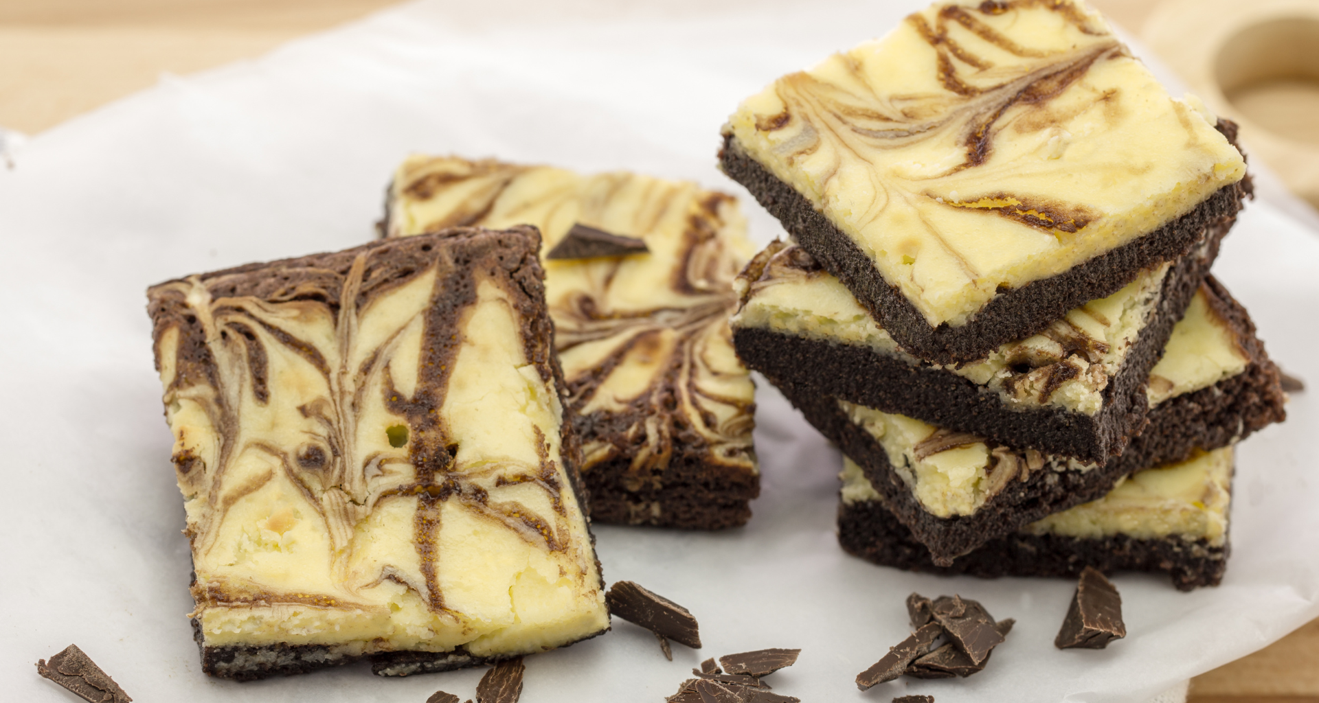 Read more about the article Keto Cheesecake Brownies